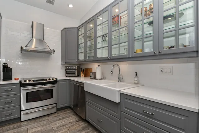 $629,000 | 31 Abbey Villa Circle, Unit D, Fontana, WI 53125