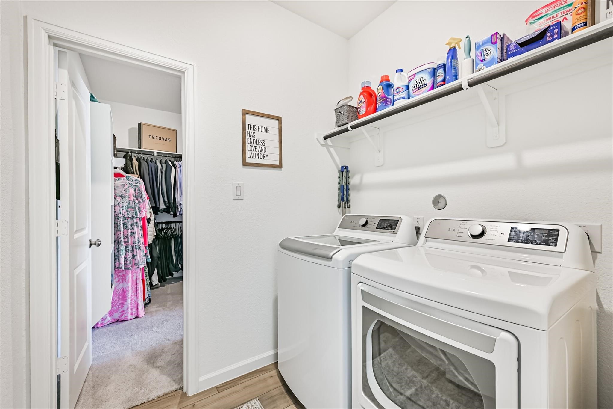 5010 Walnut Grv Lane Manvel, TX 77578 - Photo 13 of 46 a utility room with dryer and washer