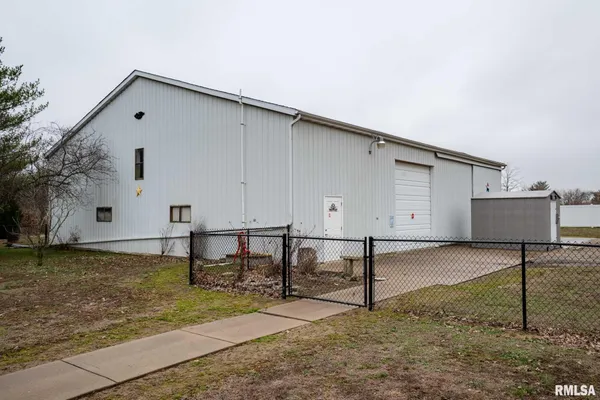 $325,000 | 16245 North McCauley Lane, Mount Vernon, IL 62864