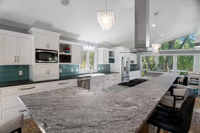 $995,000 | 326 South Cove Road, Hudson, WI 54016