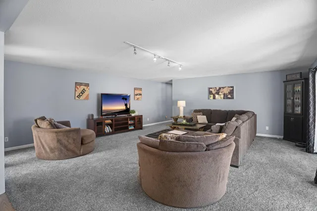 $995,000 | 326 South Cove Road, Hudson, WI 54016