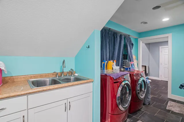 $995,000 | 326 South Cove Road, Hudson, WI 54016