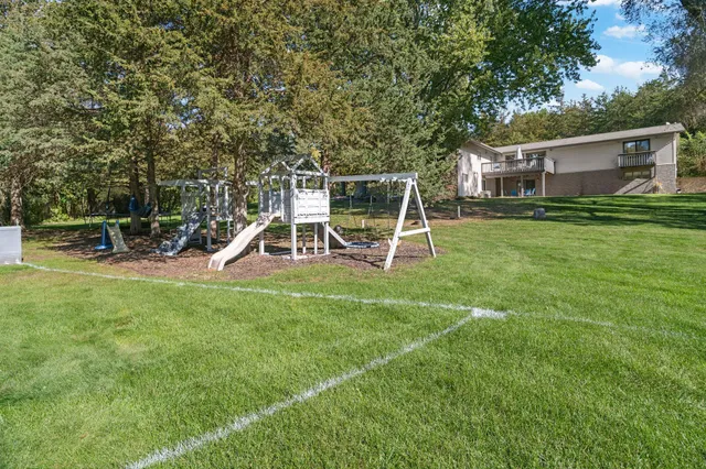 $995,000 | 326 South Cove Road, Hudson, WI 54016