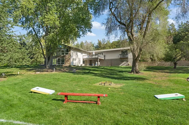 $995,000 | 326 South Cove Road, Hudson, WI 54016