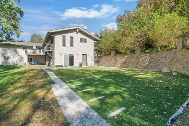 $995,000 | 326 South Cove Road, Hudson, WI 54016