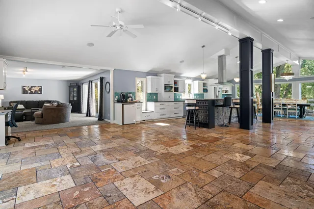 $995,000 | 326 South Cove Road, Hudson, WI 54016