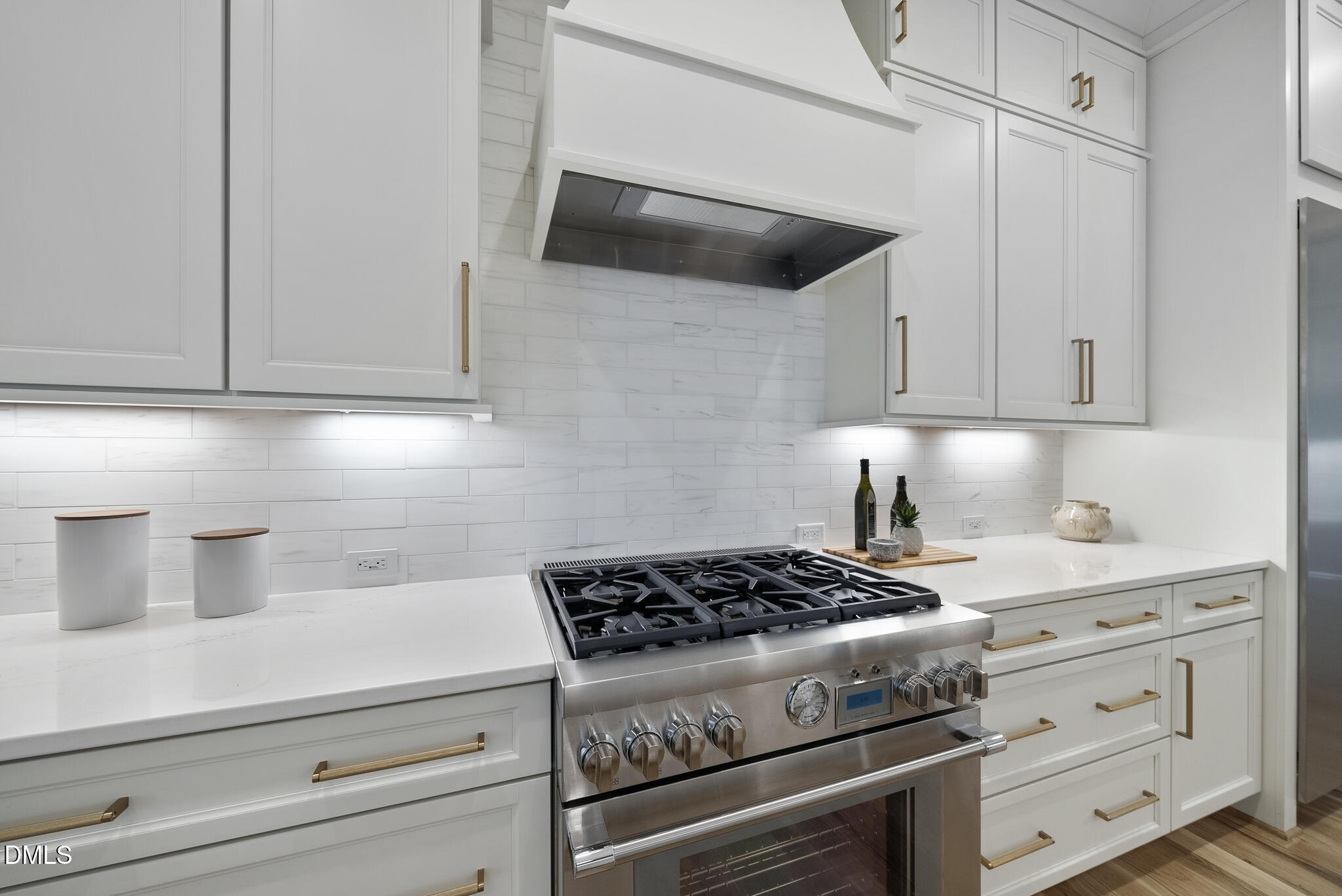 1609 Ridge Road Raleigh, NC 27607 - Photo 15 of 62 Thermador Applicances