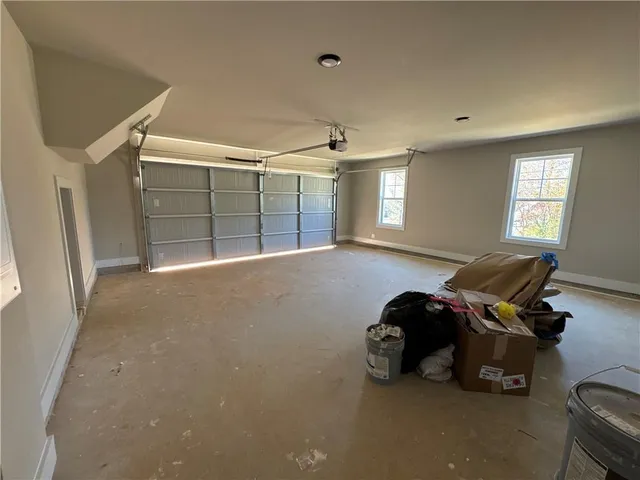 a view of a yard with a house