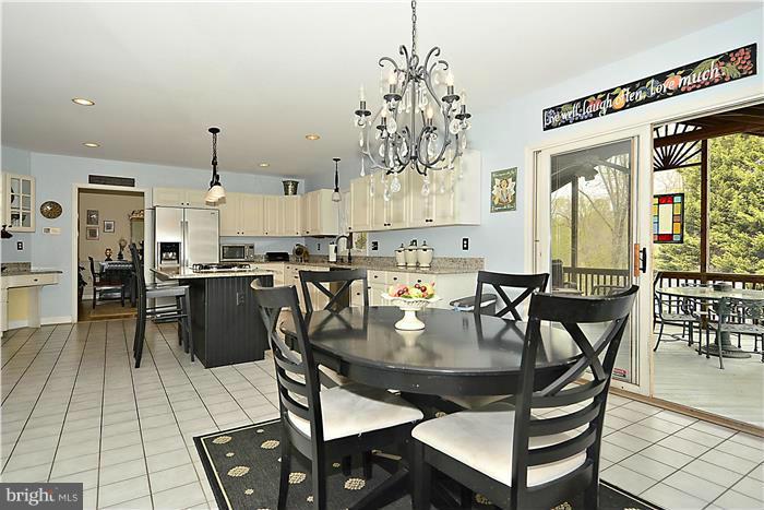 17817 Dr Walling Road Poolesville, MD 20837 - Photo 4 of 29 Kitchen
