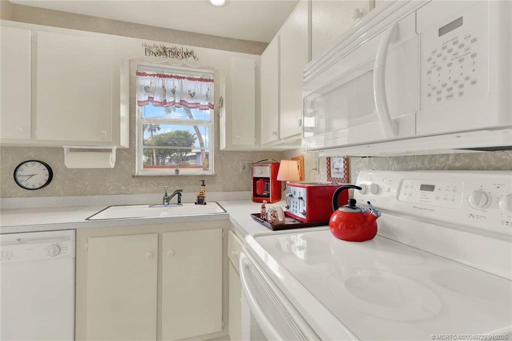 1903 Southwest Palm City Road, Unit BLDG 2D Stuart, FL 34994 - Photo 7 of 38 Gallery Image 7