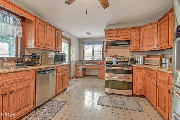 $420,000 | 1151 Panorama Drive Southwest, Abingdon, VA 24210