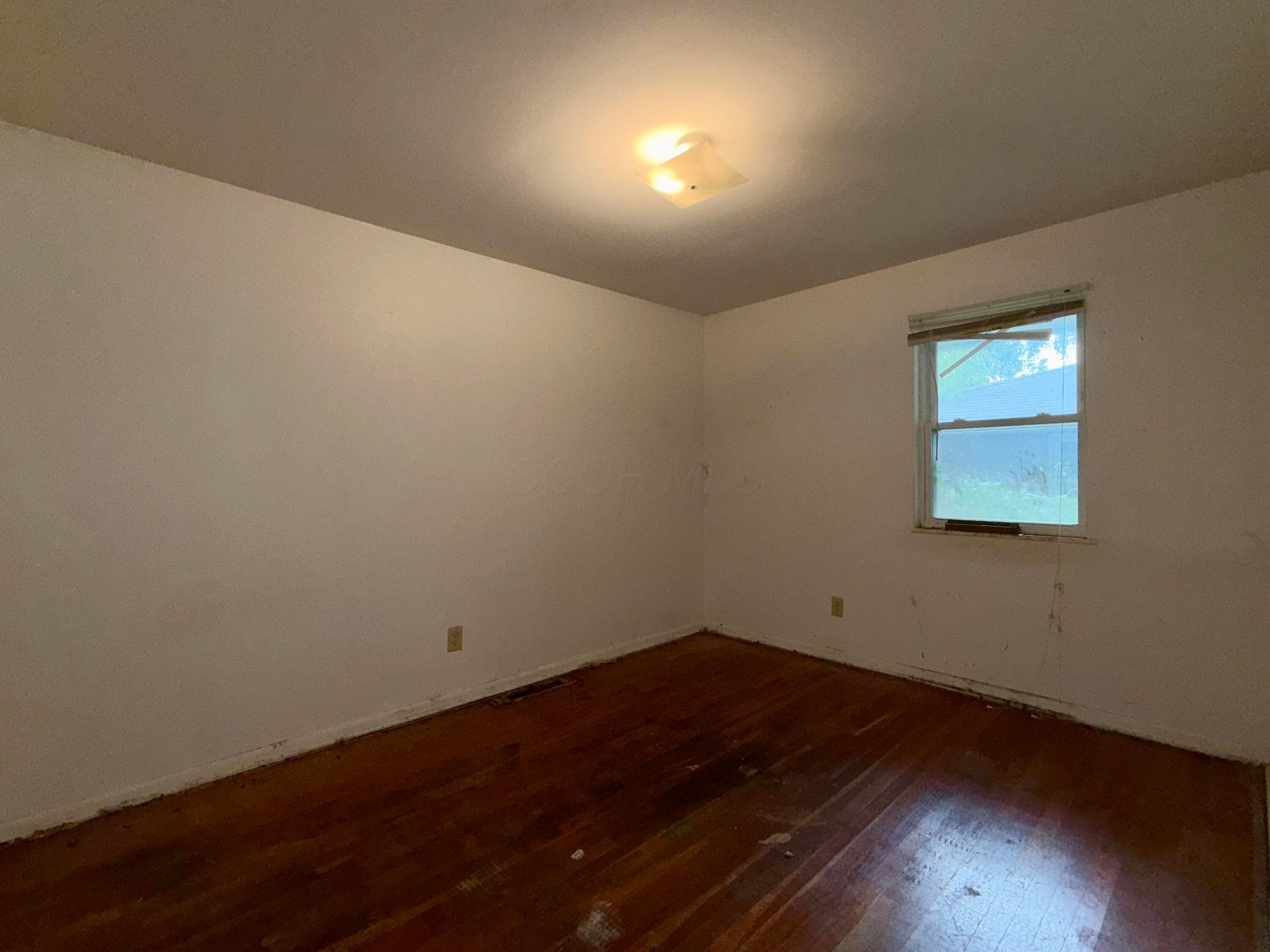 1685 Liscomb Road Columbus, OH 43207 - Photo 6 of 21 Bedroom.