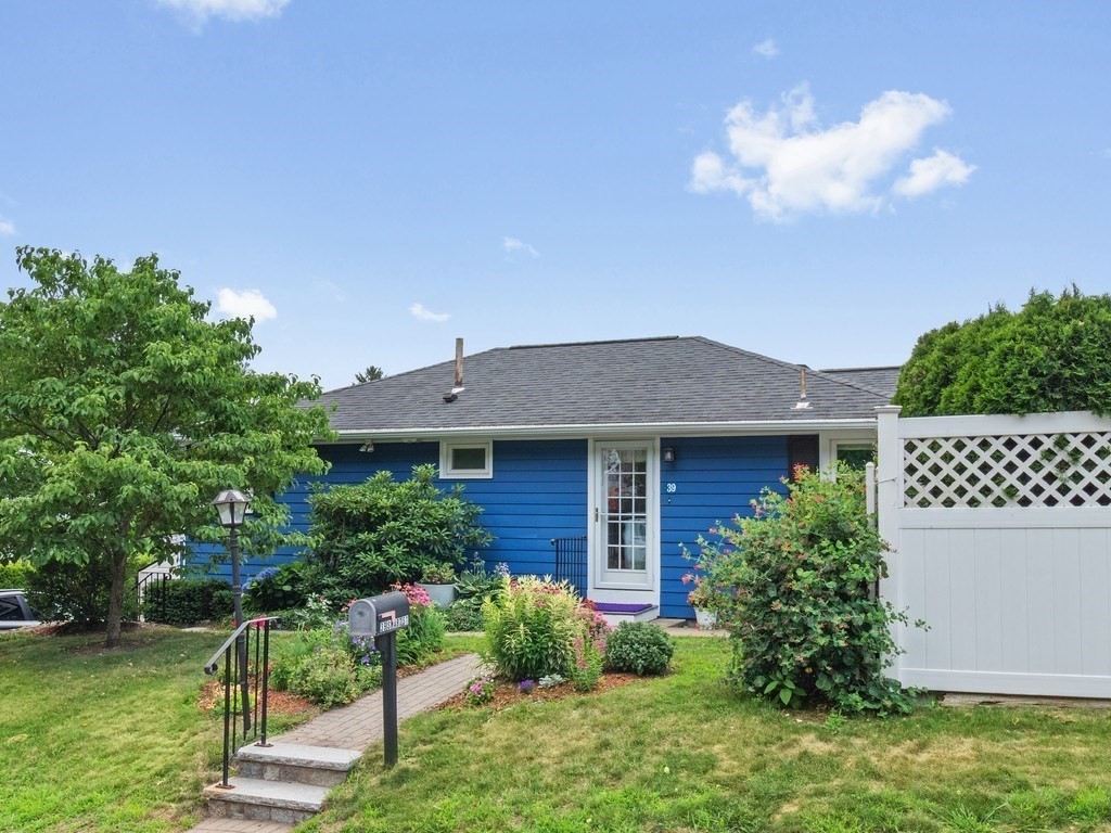 39 Smart Street Waltham, MA 02451 - Photo 2 of 34 Gallery Image 2