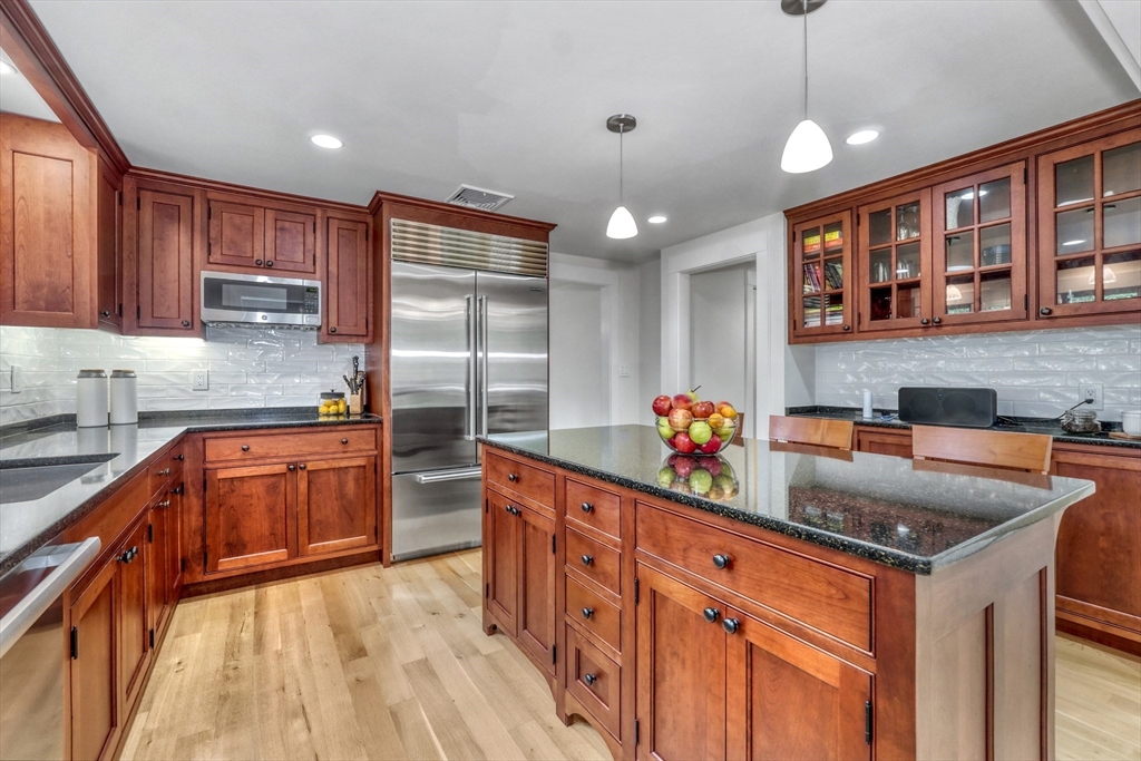 17 Longmeadow Road Lincoln, MA 01773 - Photo 7 of 33