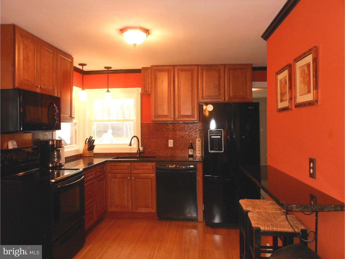 565 Edinburg Road Hamilton, NJ 08619 - Photo 3 of 21