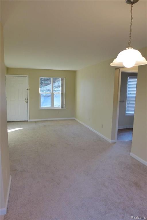 1530 Porter Circle Rochester Hills, MI 48307 - Photo 3 of 14
