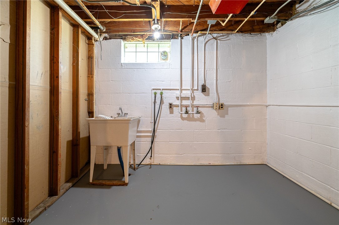 3109 Snow Road Cleveland, OH 44134 - Photo 26 of 41