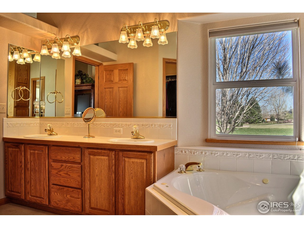 6120 Ashcroft Road Greeley, CO 80634 - Photo 14 of 25 5-Piece Luxurious Master Bathroom