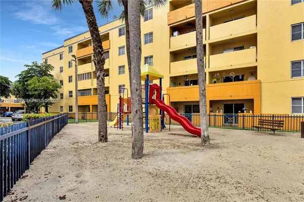 $2,300 | 14902 Southwest 82nd Lane, Unit 13102, Miami, FL 33193
