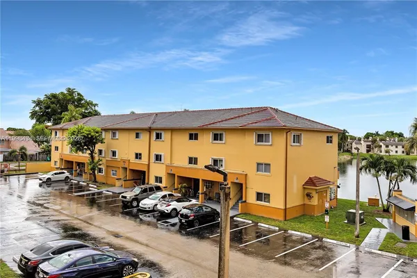 $2,300 | 14902 Southwest 82nd Lane, Unit 13102, Miami, FL 33193
