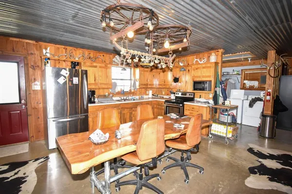 $1,835,470 | 3408 Cr 312 Voss Tx 76888, Voss, TX 76888