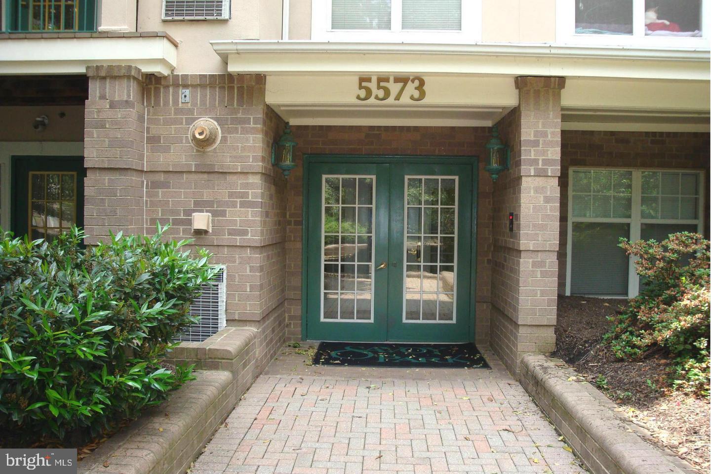 5573 Seminary Road, Unit 103 Falls Church, VA 22041 - Photo 4 of 35 Gallery Image 4