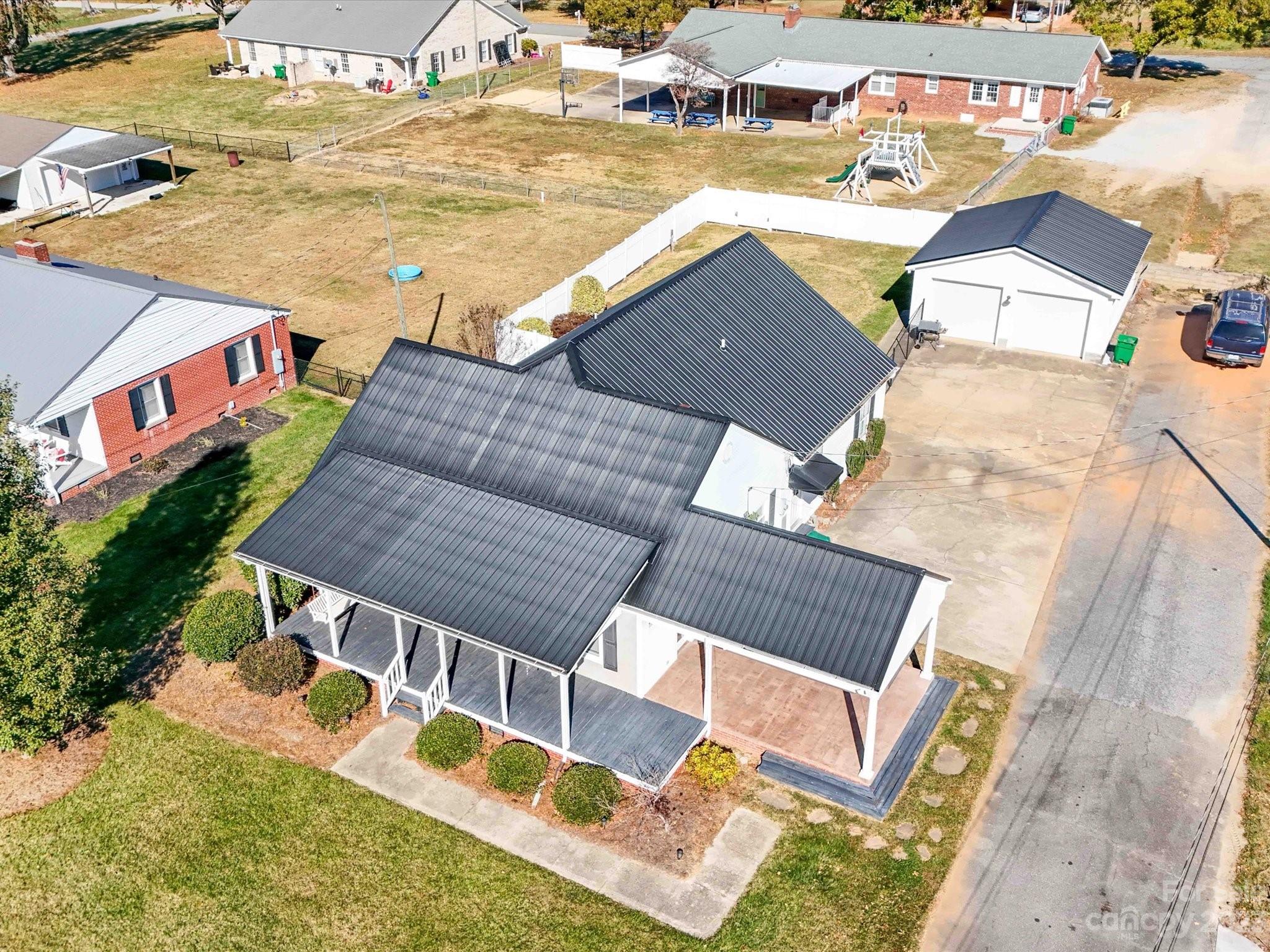 2002 Raney Street Faith, NC 28146 - Photo 9 of 36 Gallery Image 9