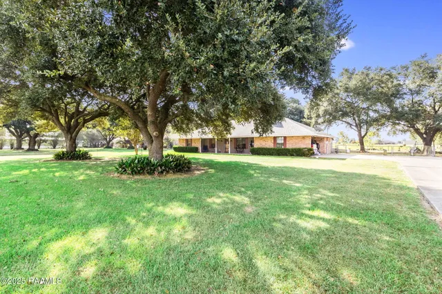 $255,000 | 795 Belaire Cove Road, Ville Platte, LA 70586