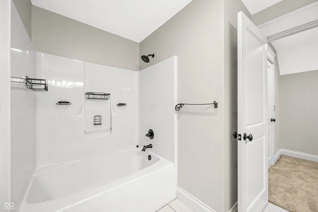 $949,900 | 1675 Devonshire Drive, Seymour, IN 47274