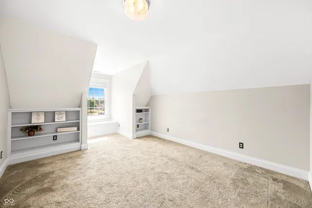 $949,900 | 1675 Devonshire Drive, Seymour, IN 47274