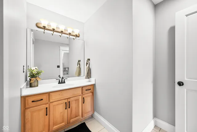 $949,900 | 1675 Devonshire Drive, Seymour, IN 47274