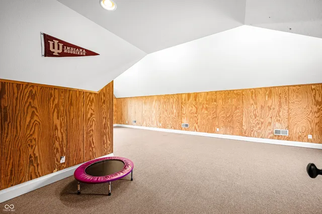 $949,900 | 1675 Devonshire Drive, Seymour, IN 47274