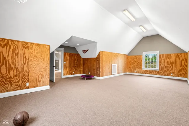 $949,900 | 1675 Devonshire Drive, Seymour, IN 47274