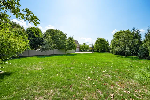 $949,900 | 1675 Devonshire Drive, Seymour, IN 47274