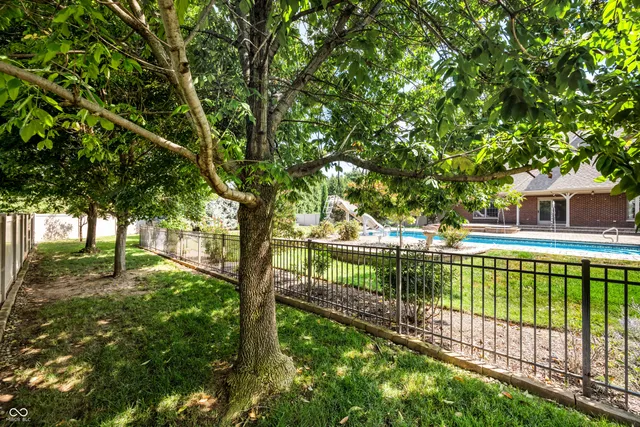 $949,900 | 1675 Devonshire Drive, Seymour, IN 47274