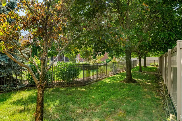 $949,900 | 1675 Devonshire Drive, Seymour, IN 47274