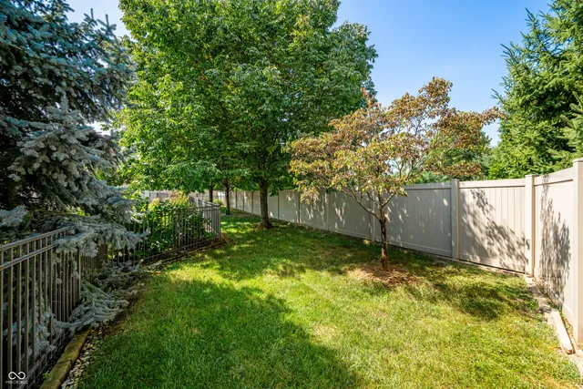 $949,900 | 1675 Devonshire Drive, Seymour, IN 47274