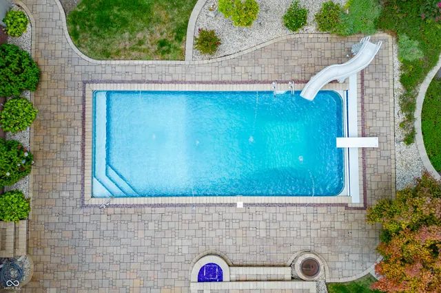 $949,900 | 1675 Devonshire Drive, Seymour, IN 47274