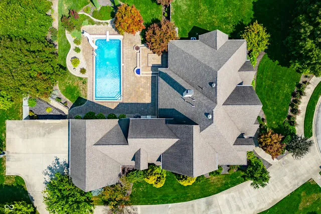 $949,900 | 1675 Devonshire Drive, Seymour, IN 47274