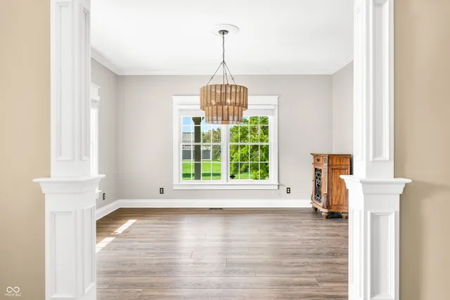 $949,900 | 1675 Devonshire Drive, Seymour, IN 47274