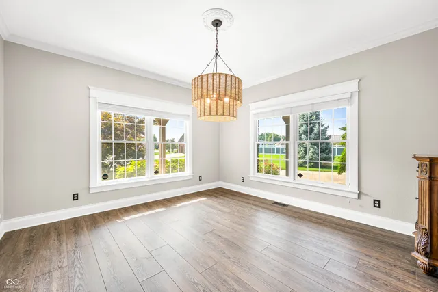 $949,900 | 1675 Devonshire Drive, Seymour, IN 47274