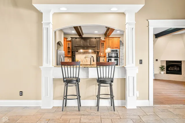 $949,900 | 1675 Devonshire Drive, Seymour, IN 47274