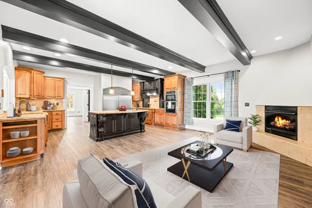 $949,900 | 1675 Devonshire Drive, Seymour, IN 47274