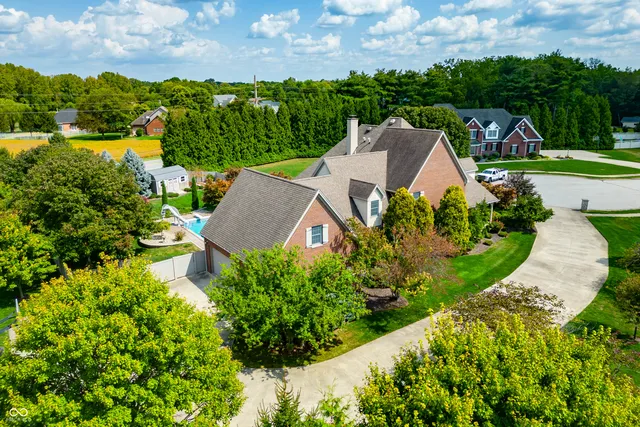 $949,900 | 1675 Devonshire Drive, Seymour, IN 47274