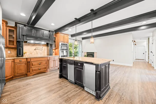 $949,900 | 1675 Devonshire Drive, Seymour, IN 47274