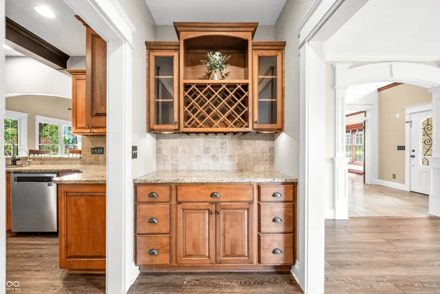 $949,900 | 1675 Devonshire Drive, Seymour, IN 47274