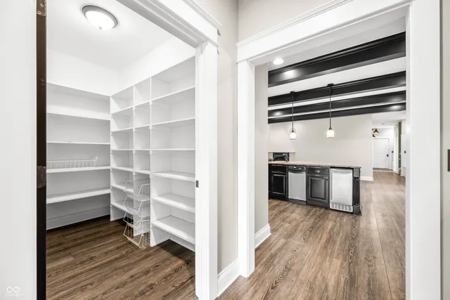 $949,900 | 1675 Devonshire Drive, Seymour, IN 47274