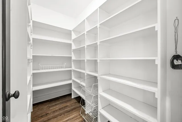 $949,900 | 1675 Devonshire Drive, Seymour, IN 47274