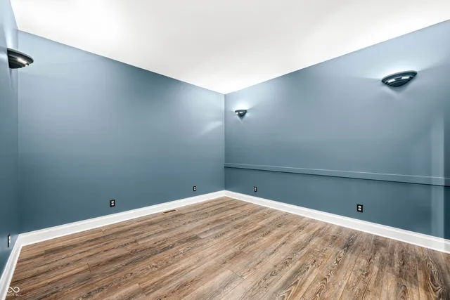 $949,900 | 1675 Devonshire Drive, Seymour, IN 47274