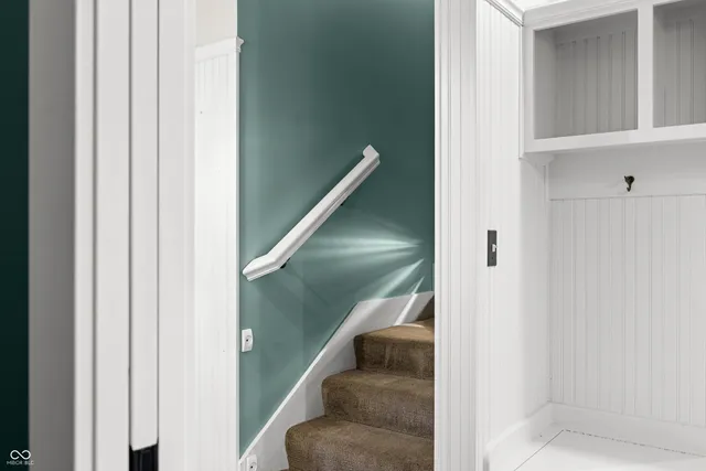 $949,900 | 1675 Devonshire Drive, Seymour, IN 47274